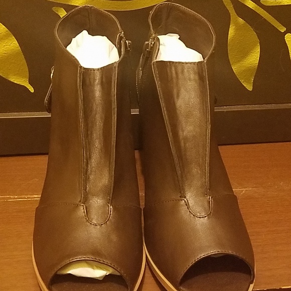 Lane Bryant Shoes - Picture 3 of 3